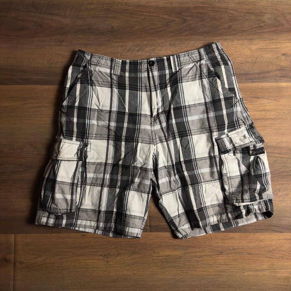 Y2K Bugle Boy Mens Plaid Cargo Shorts Black White Grey Cotton Size 36 RN# 17623